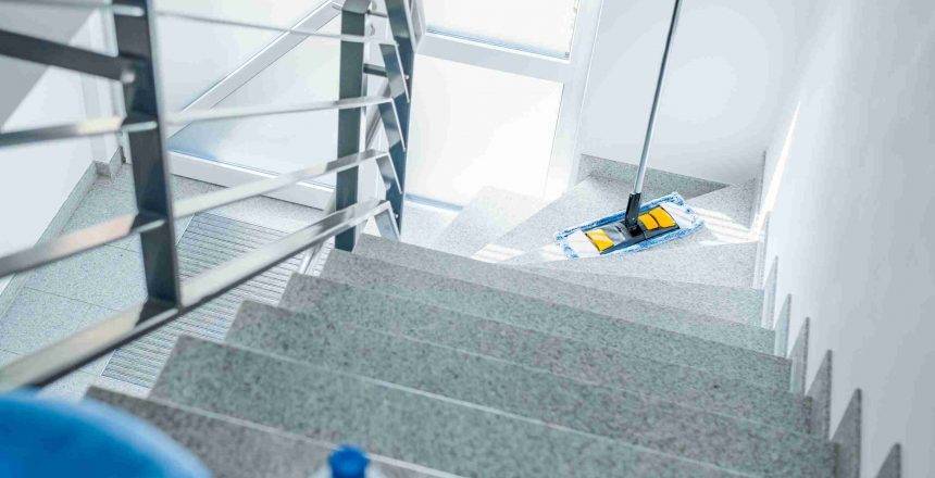 Treppen werden gereinigt