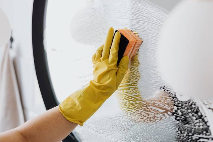 Cleaning Window 1
