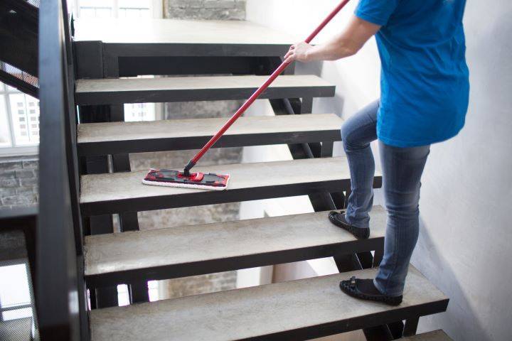 Treppenhausreinigung: Sauberkeit & Glanz 6